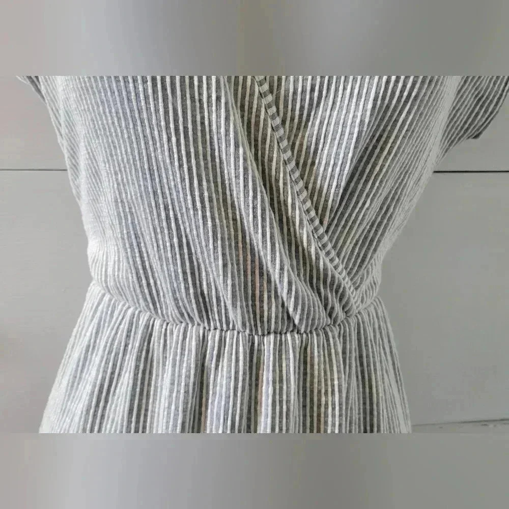 Caution to the Wind Brown White Seersucker Ruffle Faux Wrap V-Neck Dress size M - Picture 5 of 9